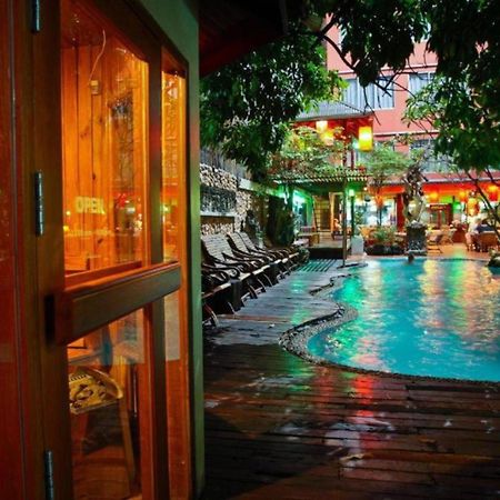 Villa Cha-Cha Banglumphu Банкок Екстериор снимка
